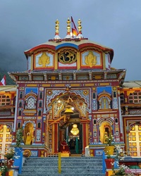 04 Guptkashi - Badrinath (200 km Drive / 10 hrs)